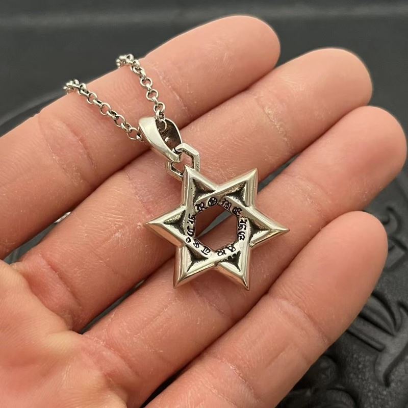 Ch*0me He**ts necklaces